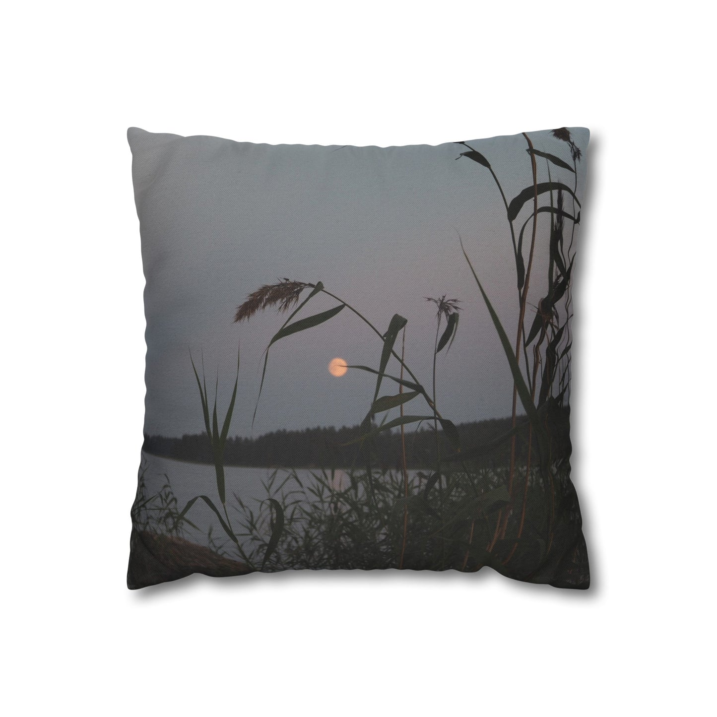 Tyynynpäällinen kesäyön kuu