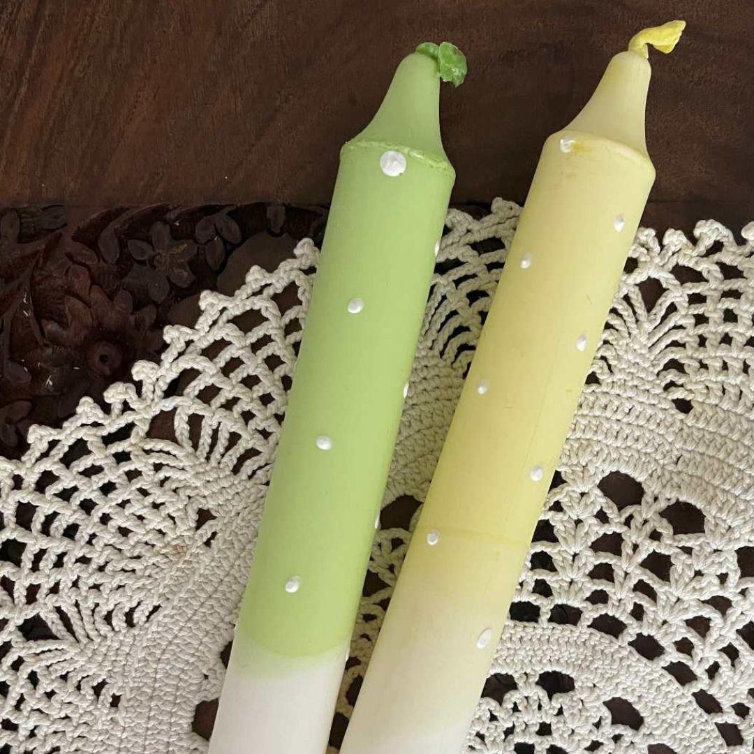 Vaaleanvihreä ja vaaleankeltainen kruunukynttilä | Kaikkea Kaunista