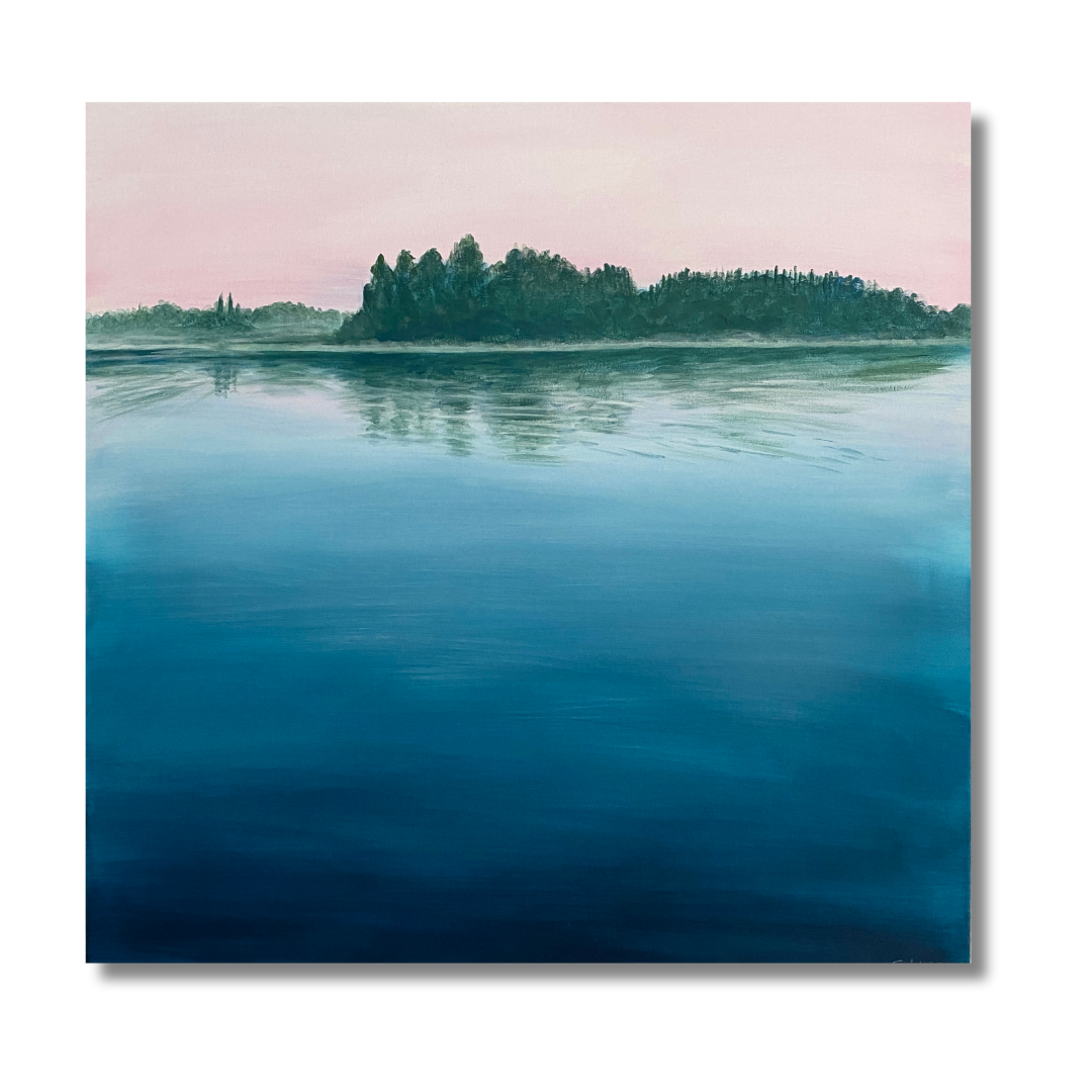 Maisemataulu, jossa kesäinen järvi ja metsä.