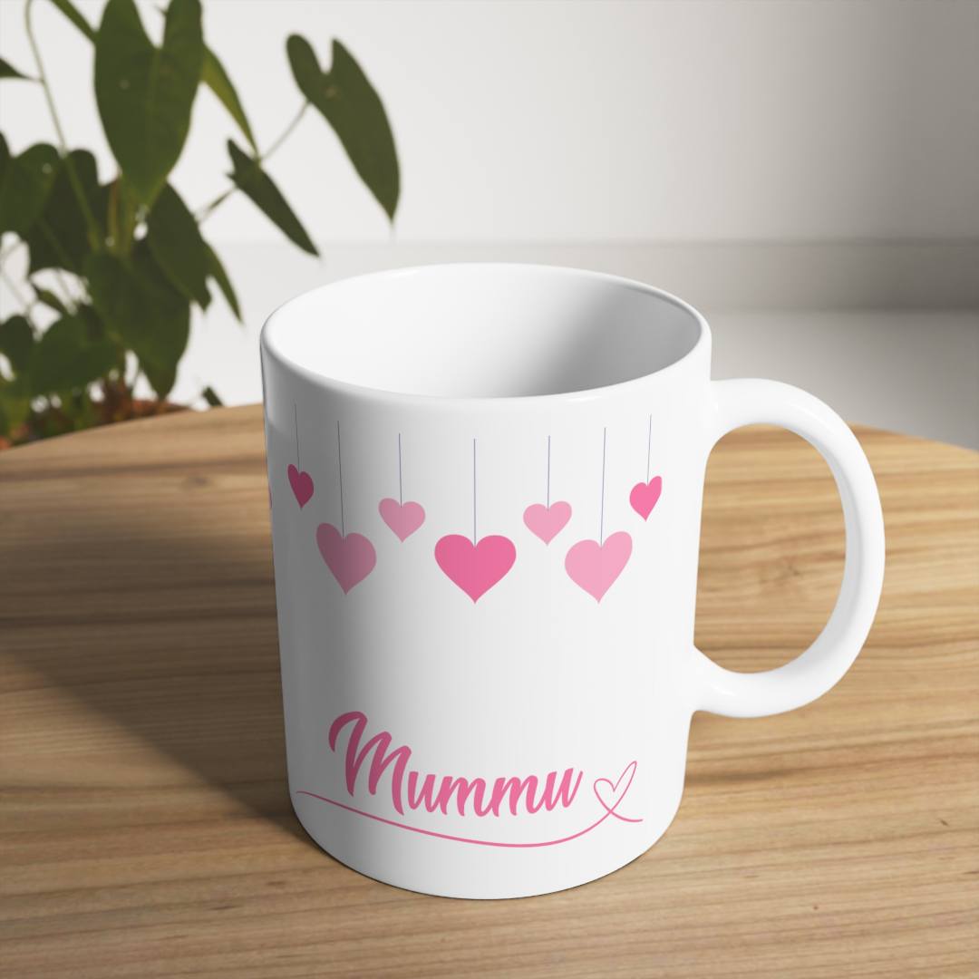 Keramiikkamuki, jossa sydämiä ja teksti mummu | Kaikkea Kaunista