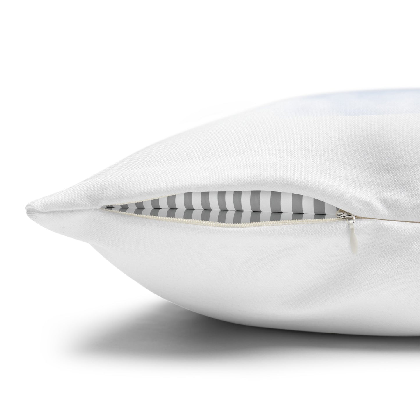 tyynynpäällinen, jossa vetoketju avoinna tyynyn laittoa varten