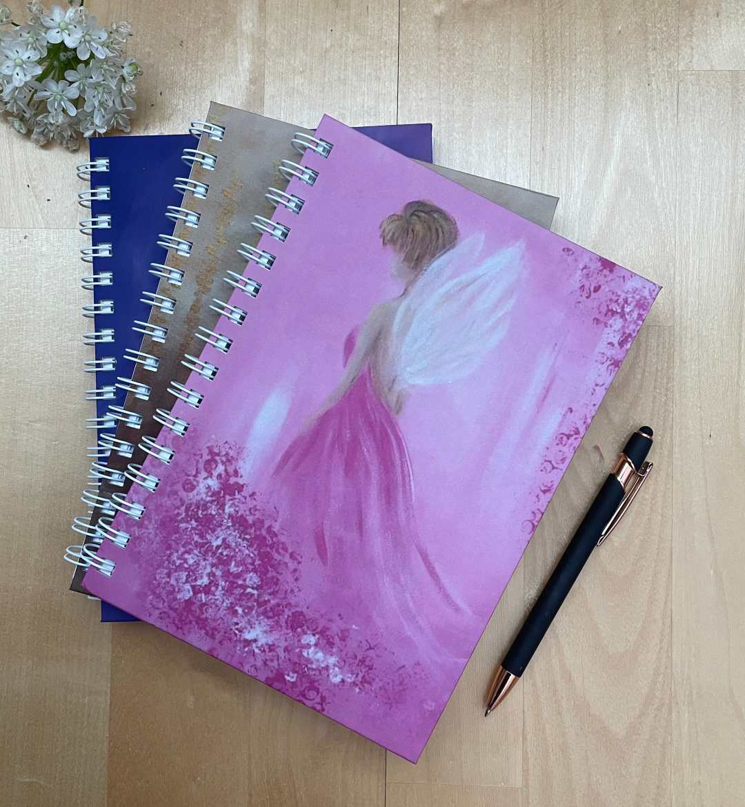 Pinkin värinen enkelikantinen muistikirja | Kaikkea Kaunista